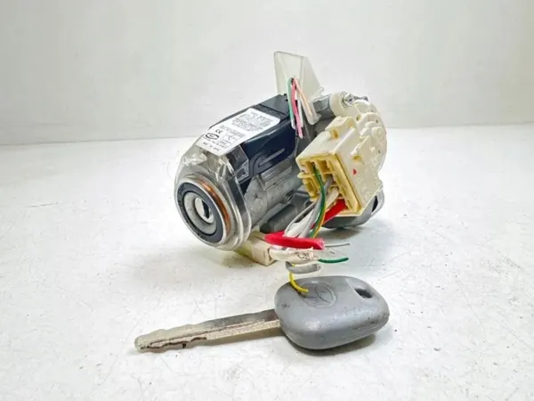 Toyota sytytyskytkin OEM 897830F010 - Käytetty image 2