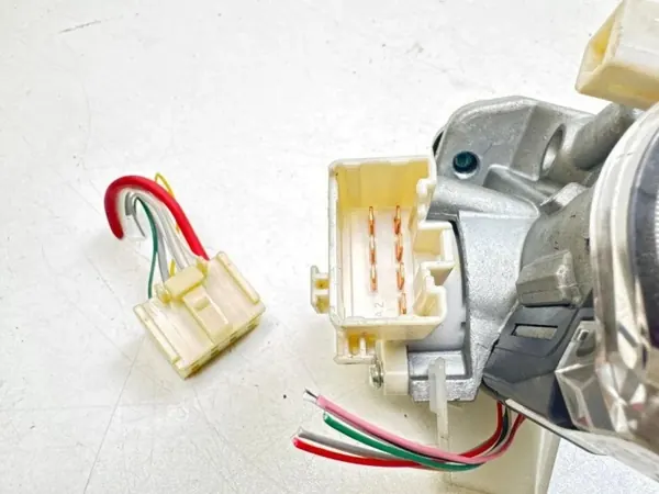 Toyota sytytyskytkin OEM 897830F010 - Käytetty image 4