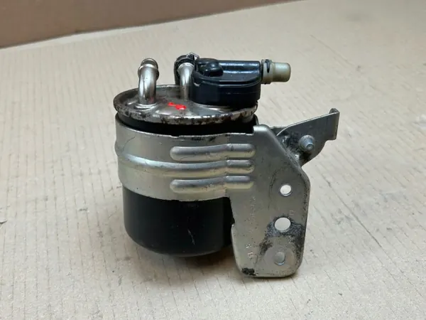Support filtre à carburant Mercedes W117 image 5