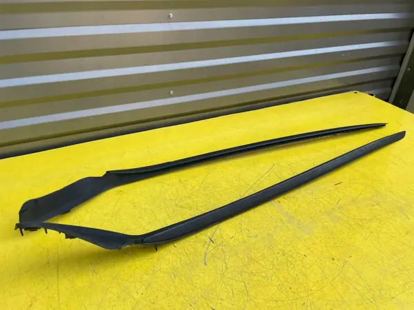 Volvo S90 II Moldura Janela Esquerda OEM 31386574 31386575 image 2
