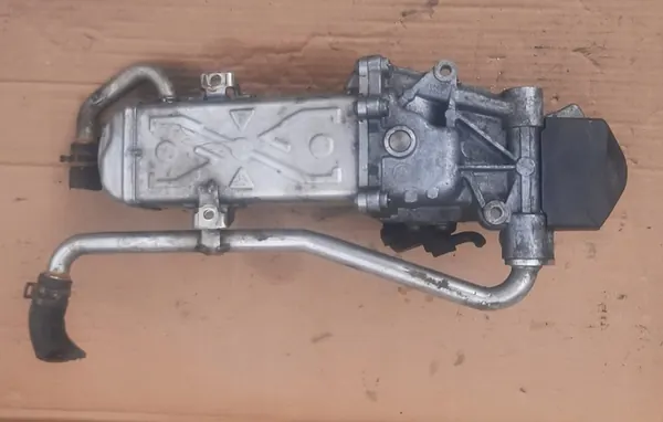 EGR-venttiili jäähdyttimellä Ibiza Fabia Polo OEM 03P131512D image 2