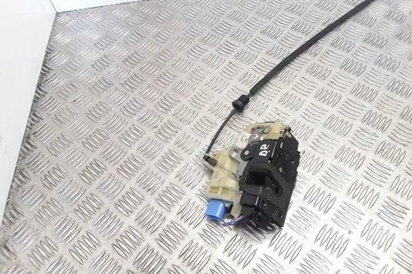 Linke Vordertürschloss VW POLO 3B1837016CB image 2