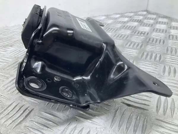 Skoda Växellådsfäste OEM 5Q0199555BH - Begagnad image 5