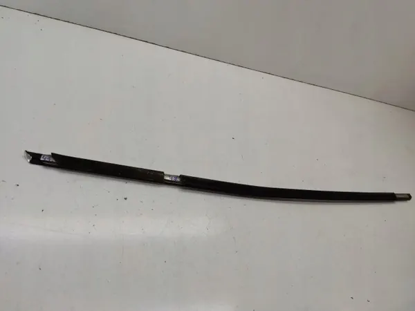 BMW 7 E32 Takaikkunan tiiviste OEM AAA6628 Käytetty image 5