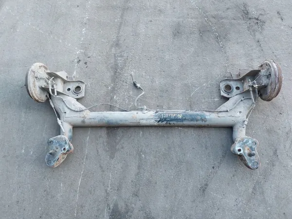 Belka Fiesta bakre balk för Ford Fiesta Mk6 2002-2008 image 9