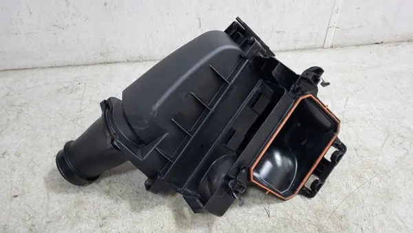 Mercedes Luftfilterhus OEM A2700900601 - Begagnad image 2