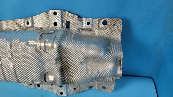 Mercedes W206 C220 värmesköld OEM A2066808202 image 10