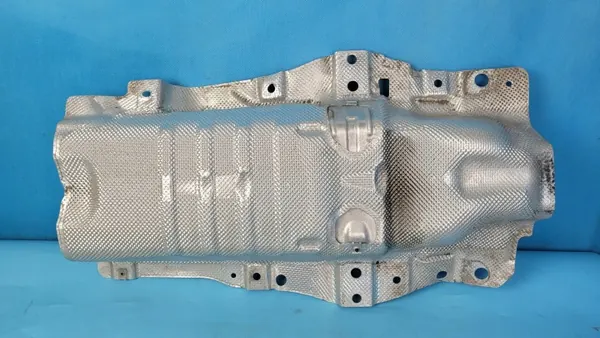 Mercedes W206 C220 värmesköld OEM A2066808202 image 8