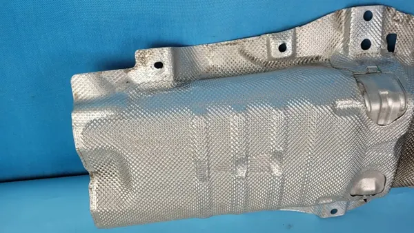Mercedes W206 C220 värmesköld OEM A2066808202 image 9