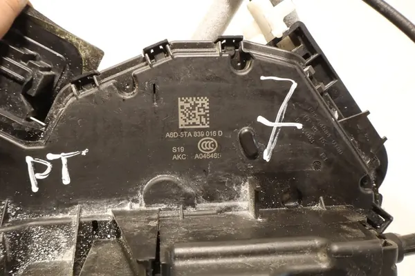 Bakre Höger Dörrlås SEAT ATECA image 7