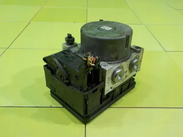 ABS-pomp Ford Focus MK3 Lift 1.6 TDCI 2015 image 4