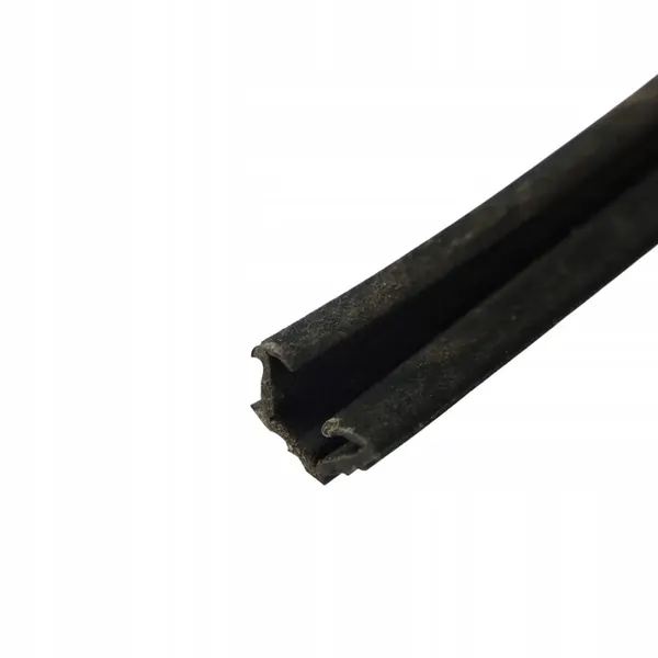 Land Rover Discovery L319 Oikea etuikkunan tiiviste OEM CFE500820 image 4
