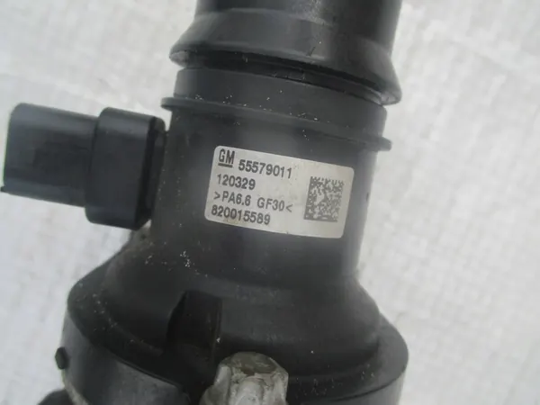 Vattenpump Opel Corsa D Astra H J Meriva B Mokka image 4