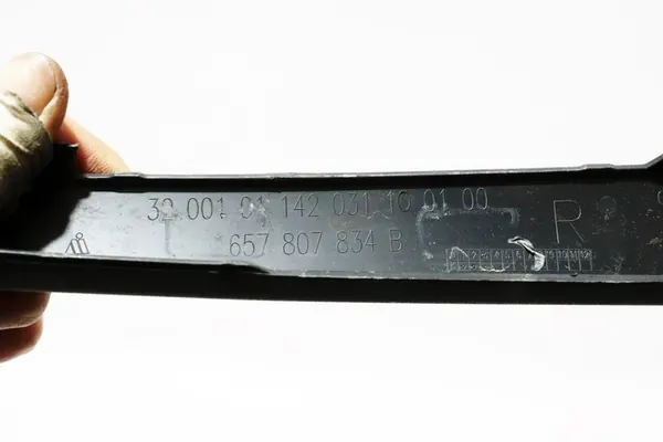 SKODA SCALA LIFT 1.0 TSI 2024 Rivestimento paraurti anteriore destro OEM image 6