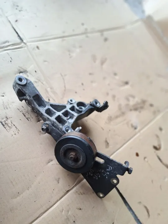 OEM 11925-AG300 Galet Support Compresseur Clim Infiniti FX35 image 3