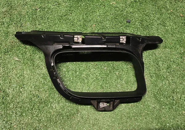 Capa de Grade de Escape Lado Direito Traseiro Porsche 911 992 image 1