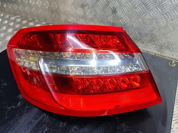 MERCEDES-BENZ E 200 W212 SEDAN LINKER ACHTERLICHT A2129066801 image 3