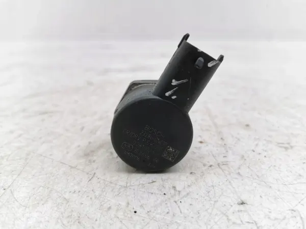 Régulateur pression carburant Toyota OEM 232800N010 image 3