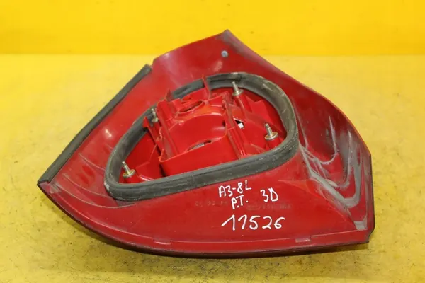 AUDI A3 8L Luz Trasera Derecha image 4