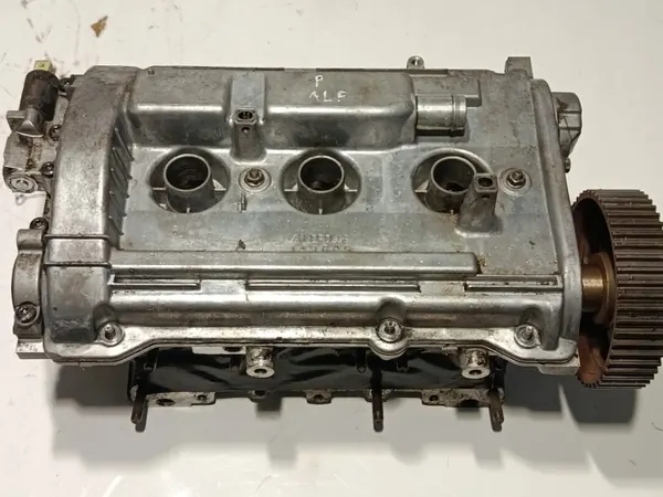 Audi A6 C5 A4 B5 2.4 V6 Zylinderkopf 078103373AH Links image 2