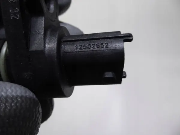 Kampiakselin anturi Opel Vectra C Signum 2.8 Turbo V6 OEM image 2