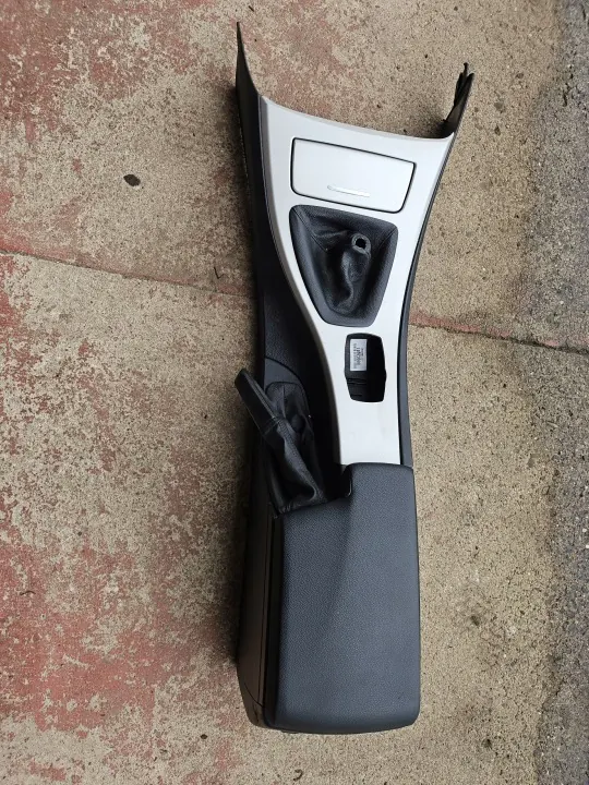 BMW E90-E93 Tunnel Käsinoja OEM - Käytetty image 4