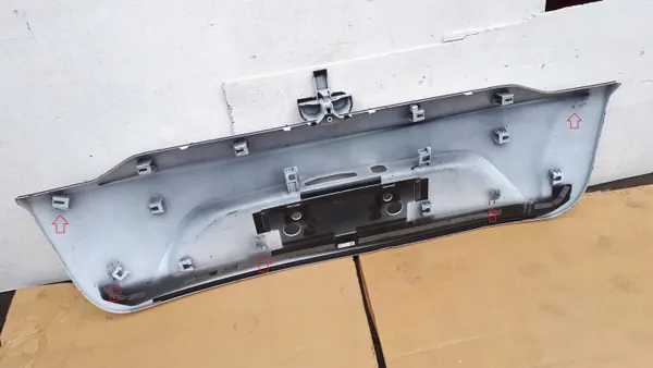 Moldura Portinhola Honda HR-V III OEM 74895-3M0 Usado image 4