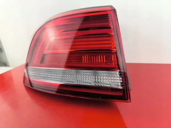 Luz trasera izquierda VW PASSAT B8 KOMBI image 2