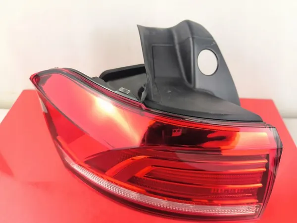 Luz trasera izquierda VW PASSAT B8 KOMBI image 4