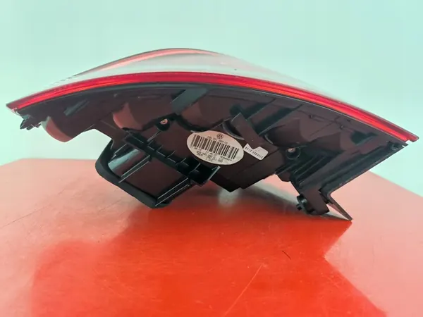 Luz trasera izquierda VW PASSAT B8 KOMBI image 6