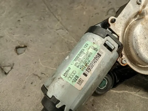 Moteur d'essuie-glace arrière AUDI Q5 (8R) 2.0L Essence 8R0955711B image 7