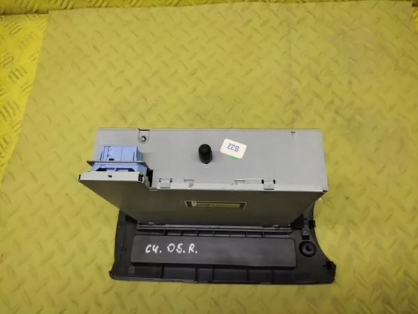 Cambiador CD Blaupunkt usado OEM 7607769060 Citroen C4 image 4