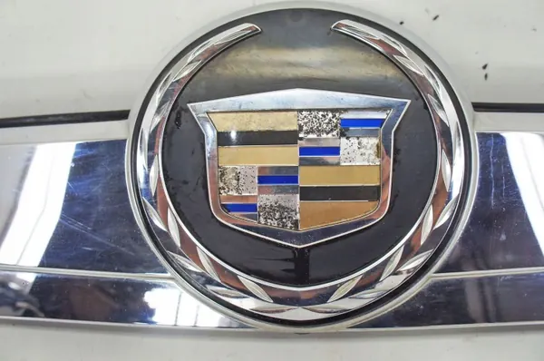 TU213 Cadillac Escalade III Garniture Hayon image 5