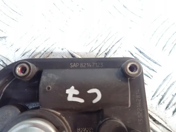 Pakoputken kuristin OEM 82147123 Corvette C7:lle image 3