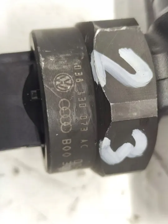 Spolarpump OEM 038130073AC för VW Sharan 1.9 TDI image 3