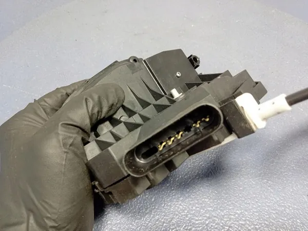 Volvo V60 S60 Türschloss hinten rechts 5 Pin 31349871 image 6