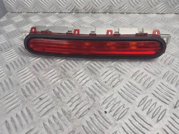 Toyota OEM 815700F011 Derde remlicht - Gebruikt image 2