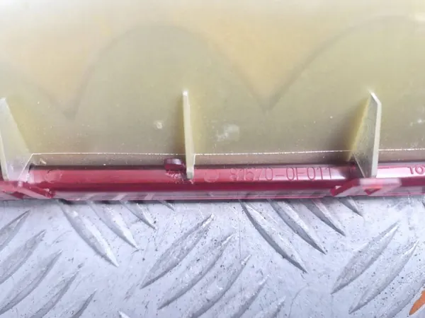 Toyota OEM 815700F011 Derde remlicht - Gebruikt image 5
