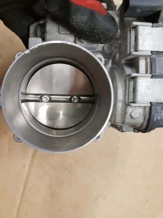 IVECO DAILY 3.0 CNG Kaasuläppä OEM 03-50 image 2