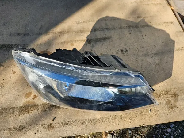 Farol Direito Skoda Fabia 3 III OE 6V1941016C image 2