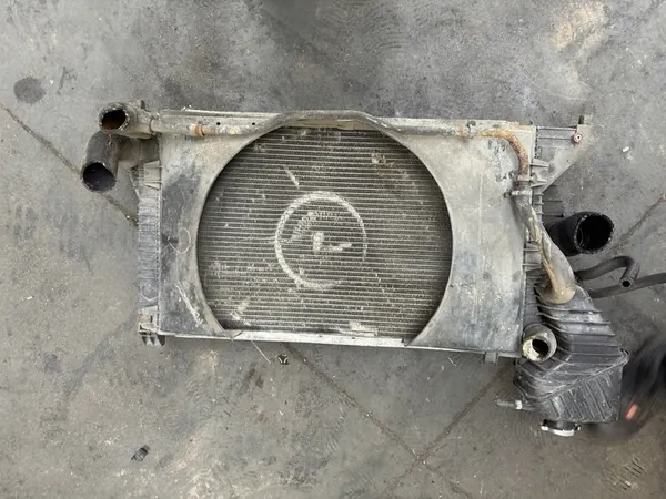 Mercedes-Benz Waterkoeler A9015003600 image 2