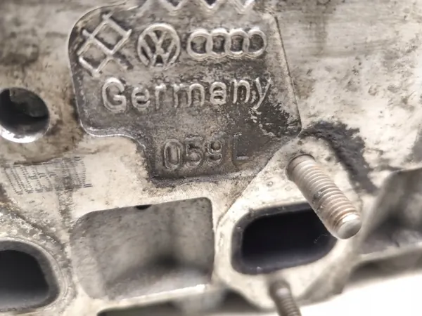 Culasse droite moteur Audi A4 OEM 059L image 7
