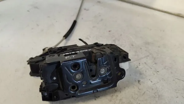 Bakre Höger Dörrlås Seat Ibiza IV 6J0839016A image 3