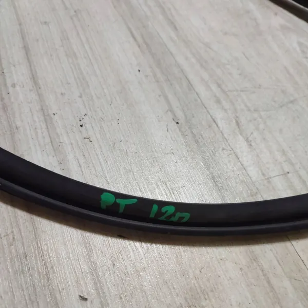 OEM 27590 achterdeur rechter raamrubber Hyundai i20 image 3