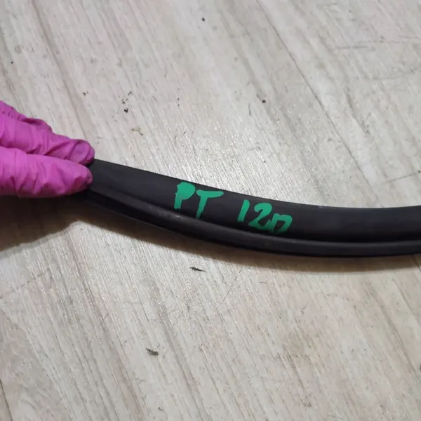 OEM 27590 achterdeur rechter raamrubber Hyundai i20 image 4