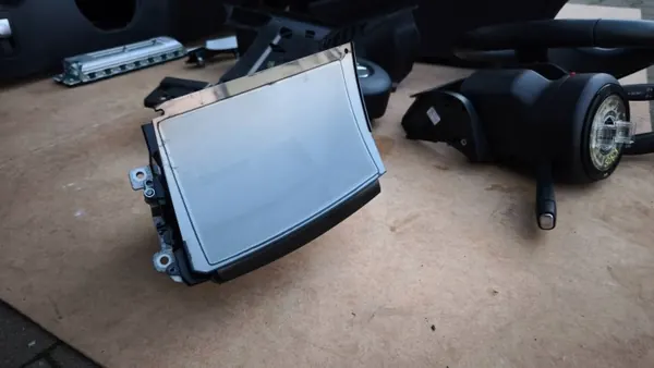 Mercedes-Benz HUD-skärm OEM A2C37517701 - Begagnad image 5