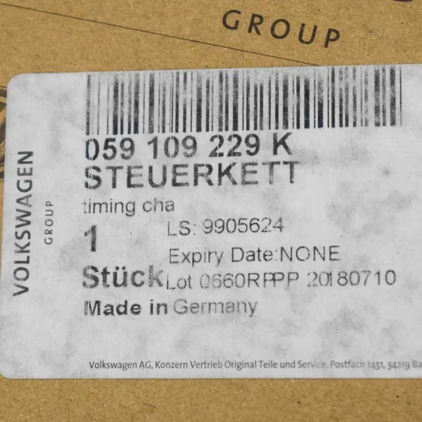 Audi A4 S4 B8 2010 Motorutrymmesdelar OEM 059109229K image 6