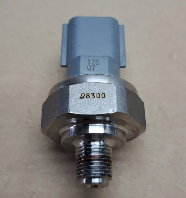 Nissan OE Oliedruksensor D8300 - Gebruikt image 3