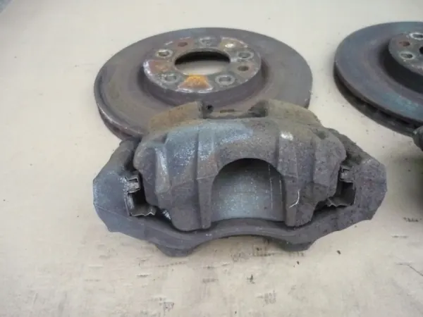 Étriers & Disques Frein Avant OEM PRZEDNIE Opel Corsa D image 5