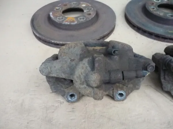 Étriers & Disques Frein Avant OEM PRZEDNIE Opel Corsa D image 6